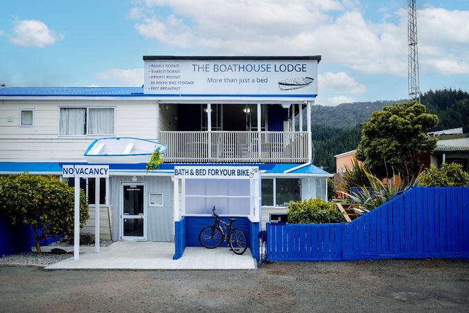 Boathouse Lodge